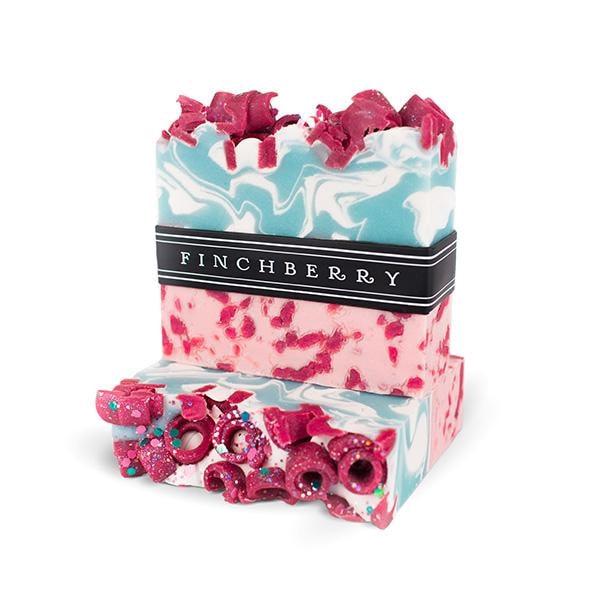 APPLE-Y EVER AFTER SOAP- HANDCRAFTED VEGAN SOAP - Urban's Edge™ 